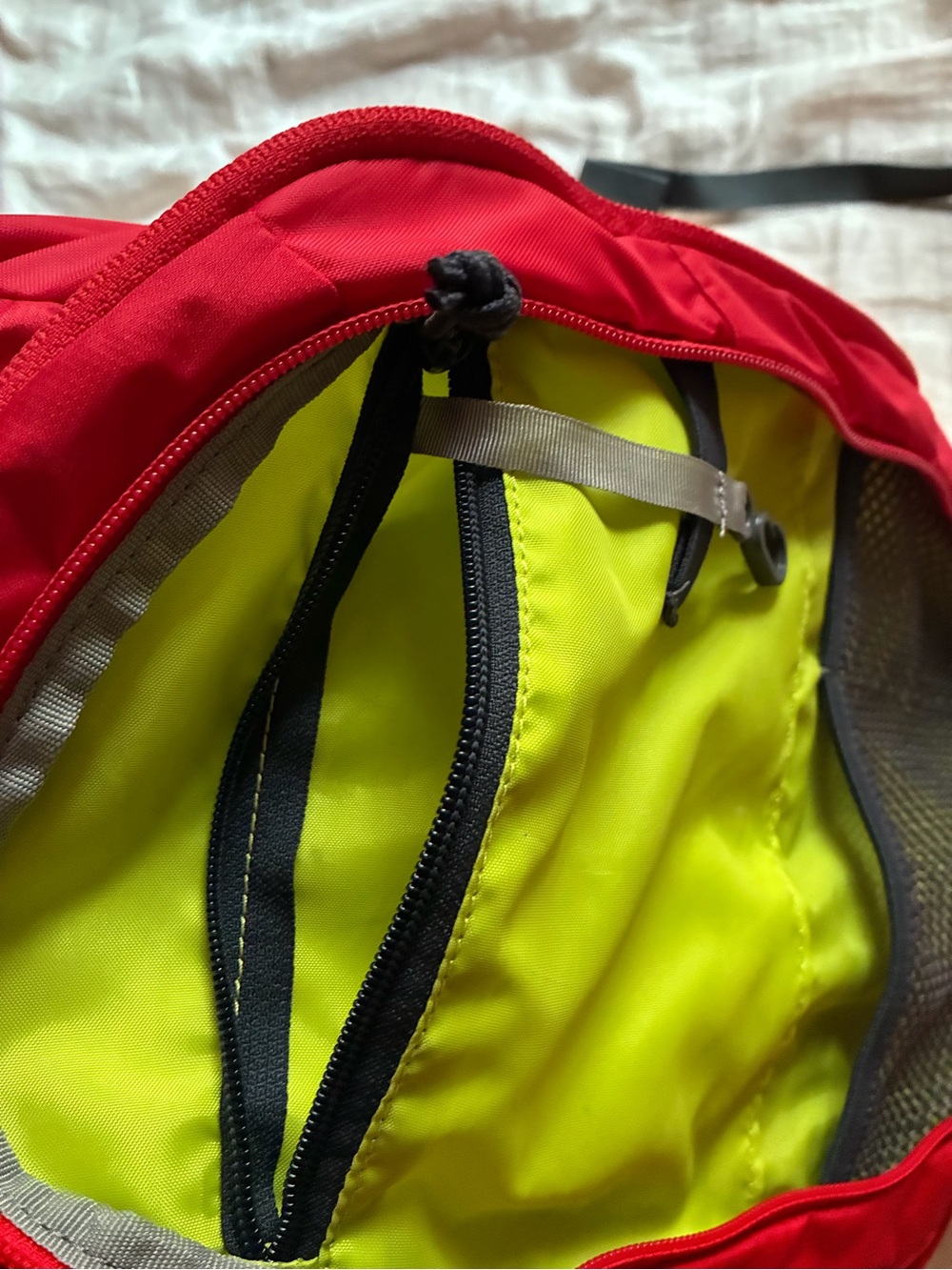 CamelBak M.U.L.E. 12 Hydration Pack Backpack - Red - Excellent Condition - Picture 10 of 16